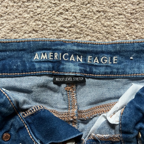 American Eagle Distressed Hi Rise Jean Short - Picture 3 of 4